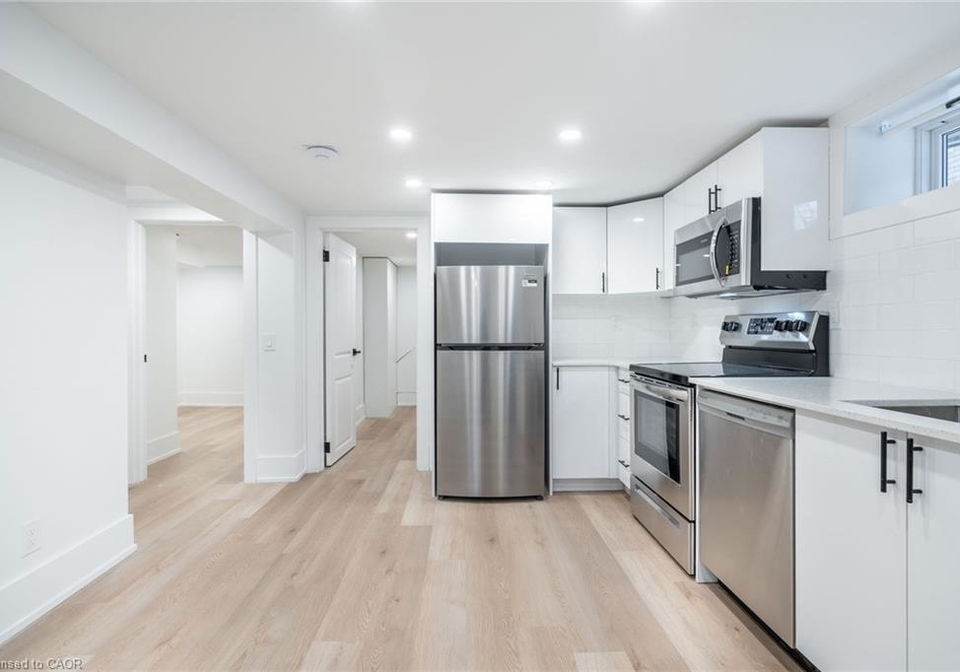 204-balsam-avenue-s-hamilton-ontario-40860276
