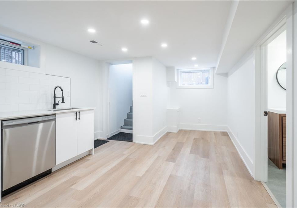 204-balsam-avenue-s-hamilton-ontario-40860276