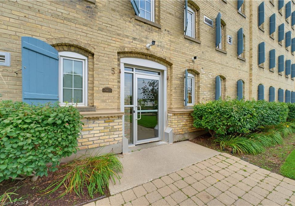 5-father-david-bauer-drive-waterloo-ontario-40860288