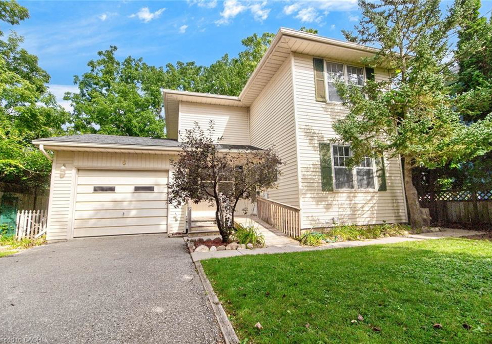 8-amelia-street-paris-ontario-40860292