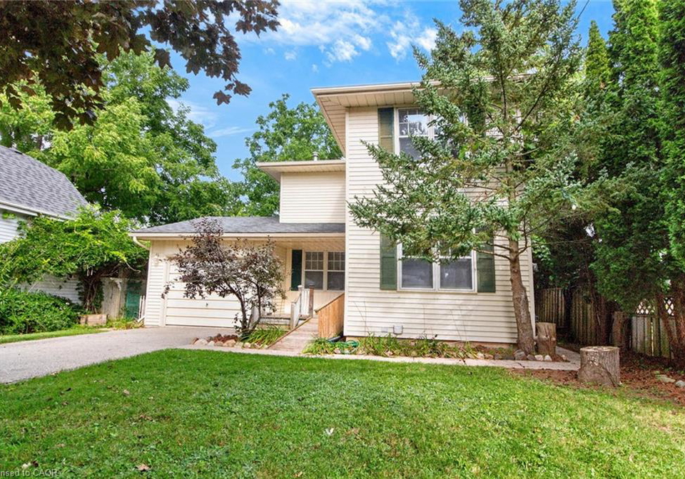 8-amelia-street-paris-ontario-40860292
