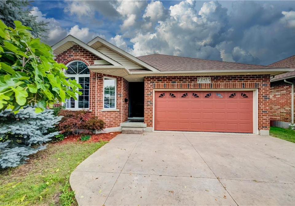 245-fern-crescent-waterloo-ontario-40860315
