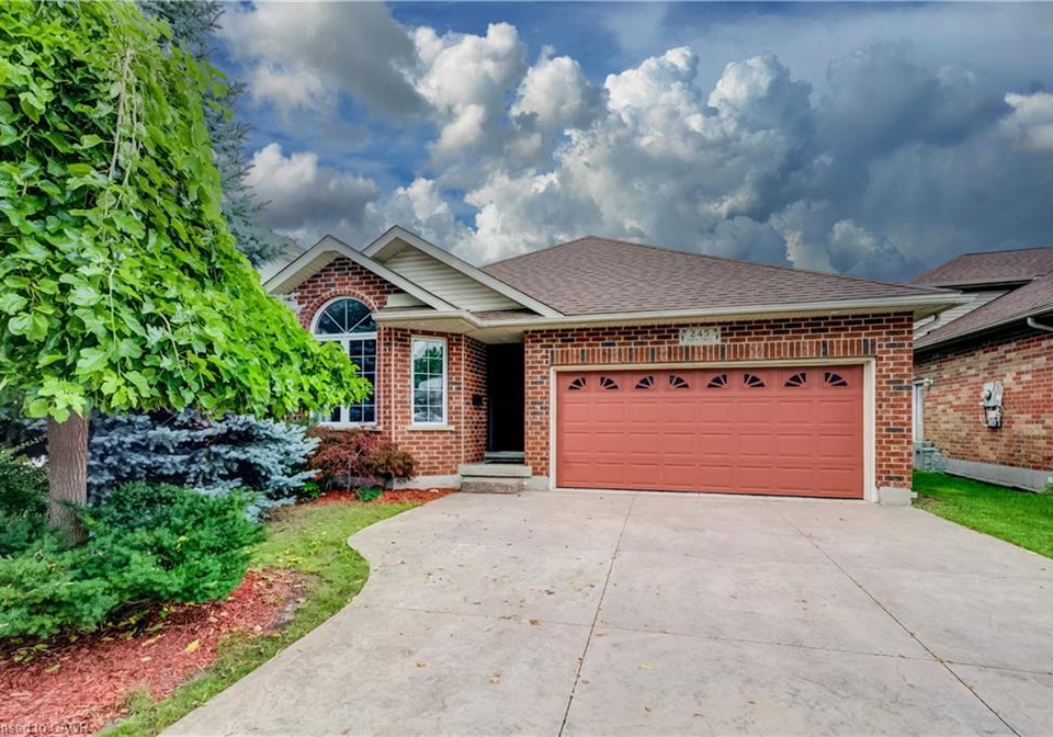 245-fern-crescent-waterloo-ontario-40860315