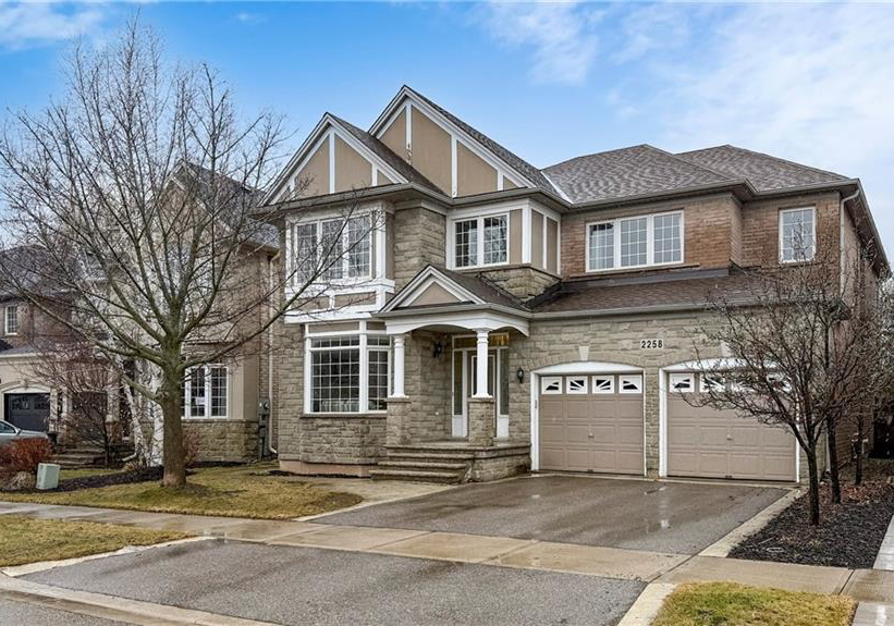 2258-rochester-circle-oakville-ontario-40860333