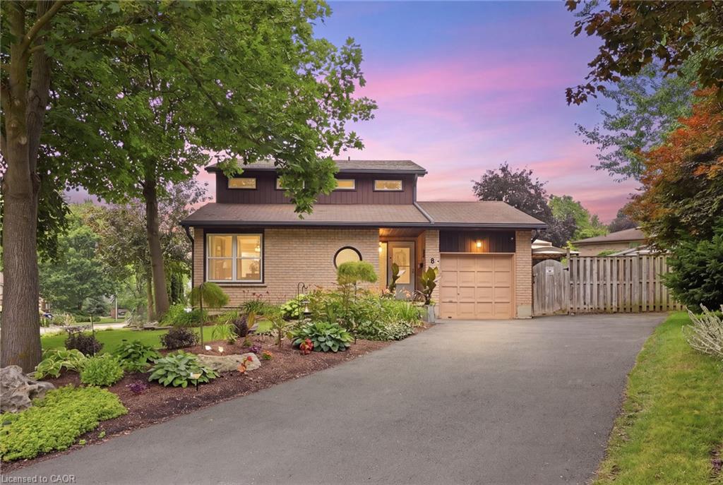 8-pickwick-place-guelph-ontario-40860342