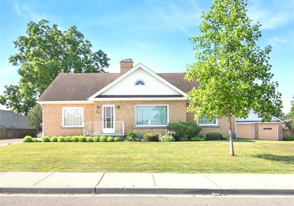 24-pine-street-delhi-ontario-40860373