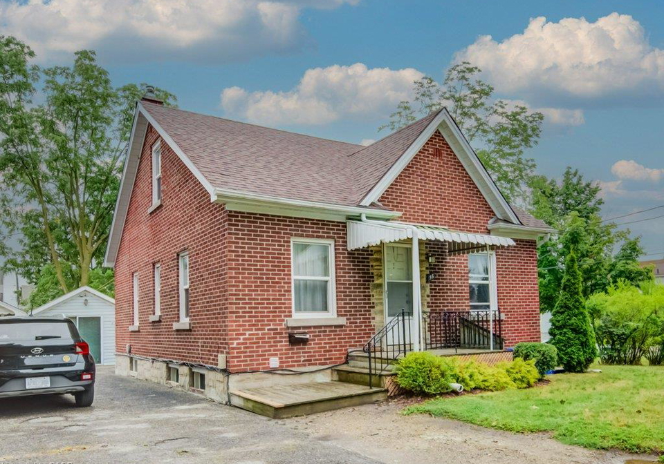 56-lilac-street-kitchener-ontario-40860385