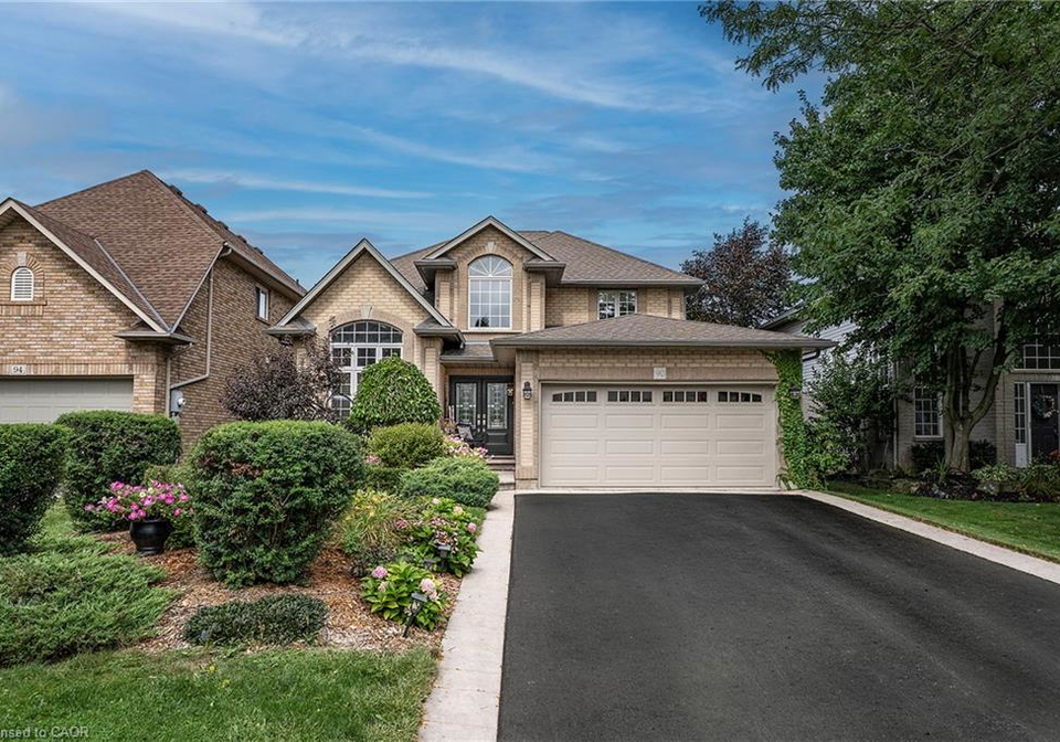 90-surrey-drive-ancaster-ontario-40860425