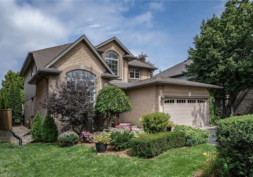 90-surrey-drive-ancaster-ontario-40860425