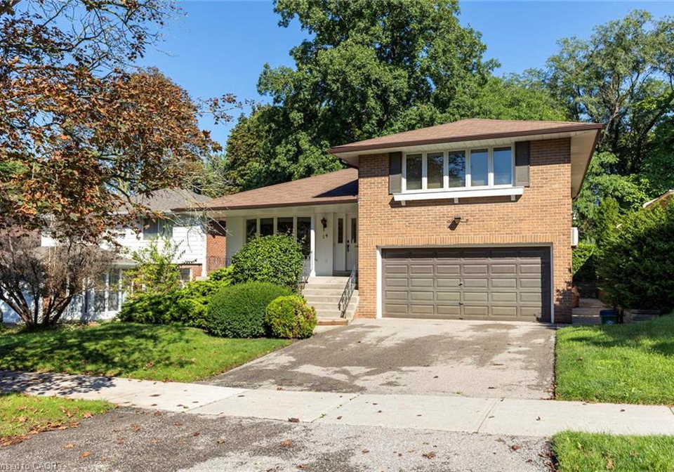 14-michael-drive-toronto-ontario-40860437
