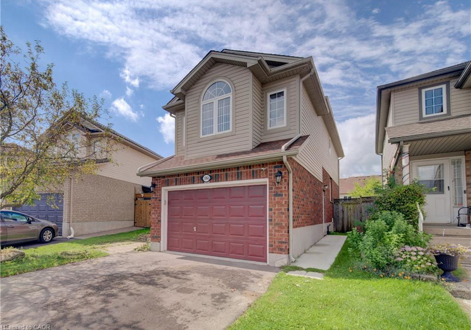 1064-copper-leaf-crescent-kitchener-ontario-40860555