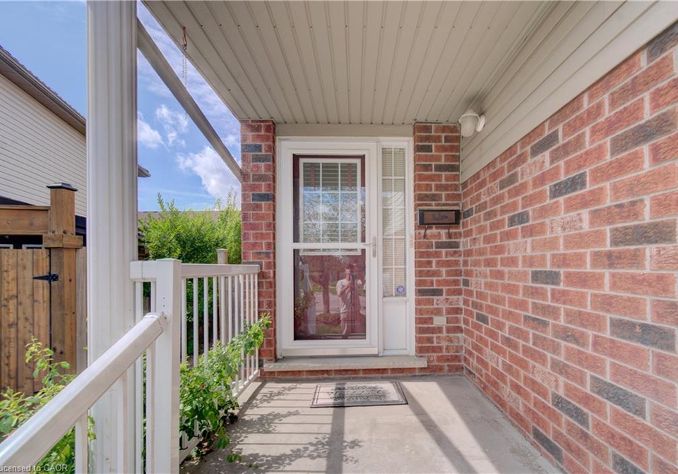 1064-copper-leaf-crescent-kitchener-ontario-40860555