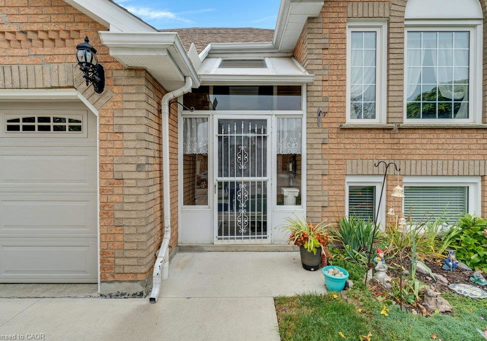 94-dawn-crescent-cambridge-ontario-40860590