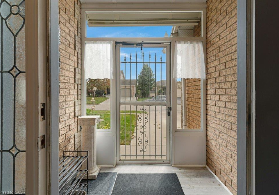 94-dawn-crescent-cambridge-ontario-40860590