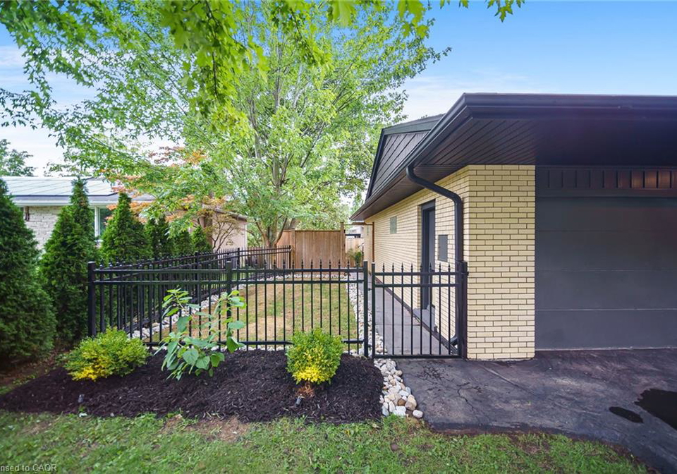 220-claremont-avenue-kitchener-ontario-40860591