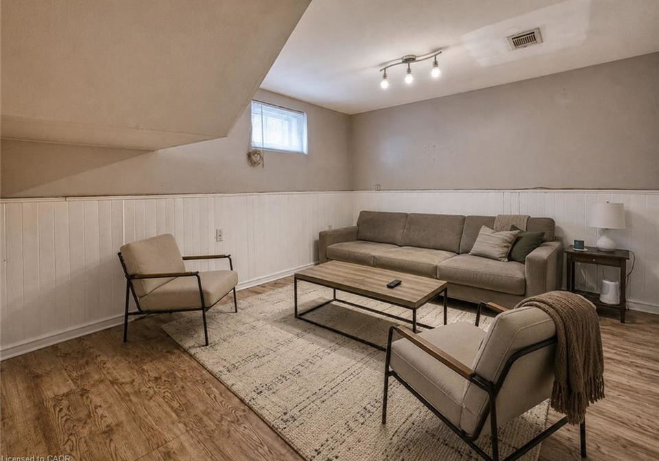 9-cherry-road-hamilton-ontario-40860626