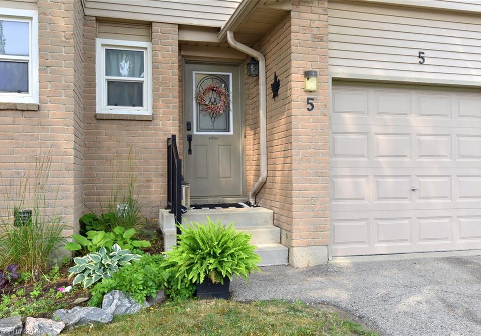 15-derby-street-hamilton-ontario-40860655