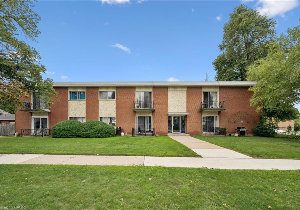 25-walton-avenue-kitchener-ontario-40860674