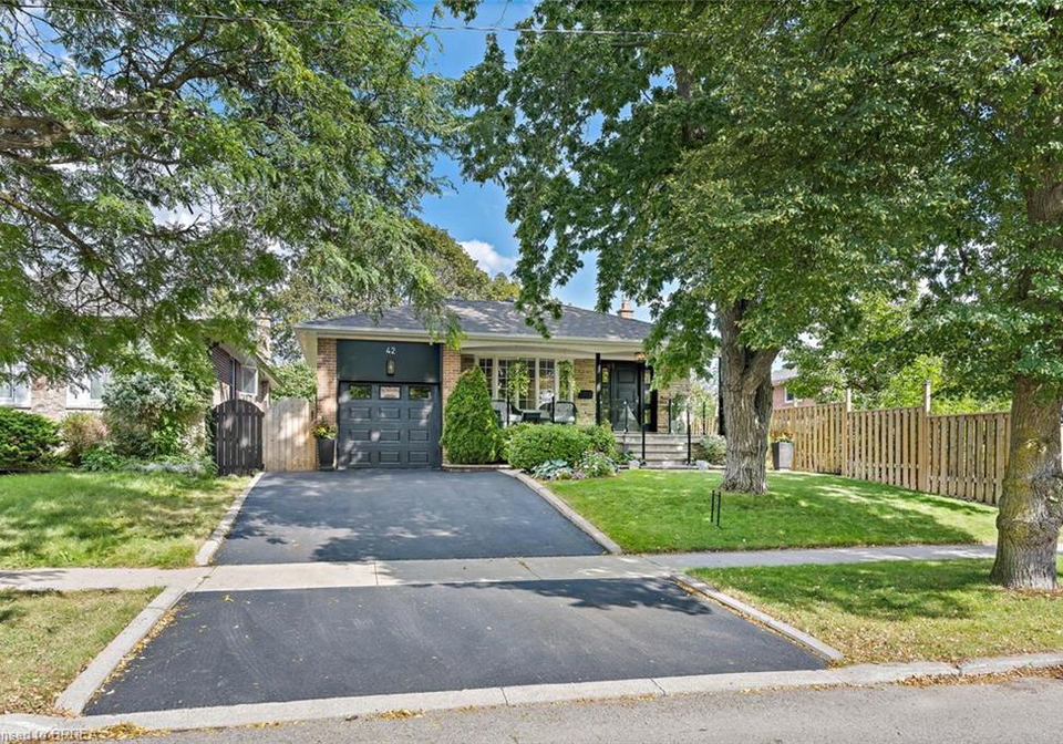 42-oxenden-crescent-etobicoke-ontario-40860678