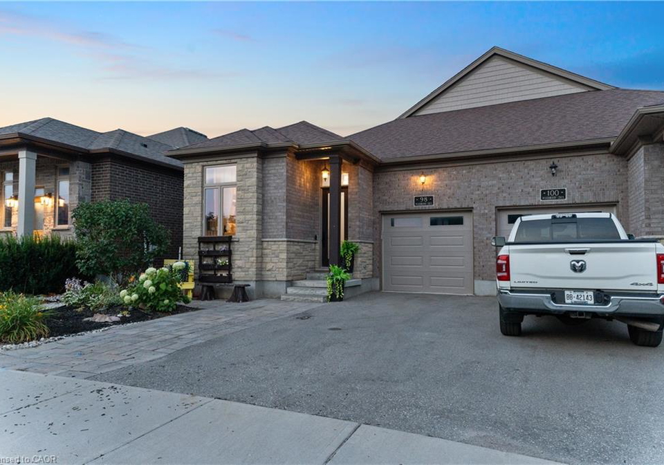 98-woodberry-crescent-elmira-ontario-40860679