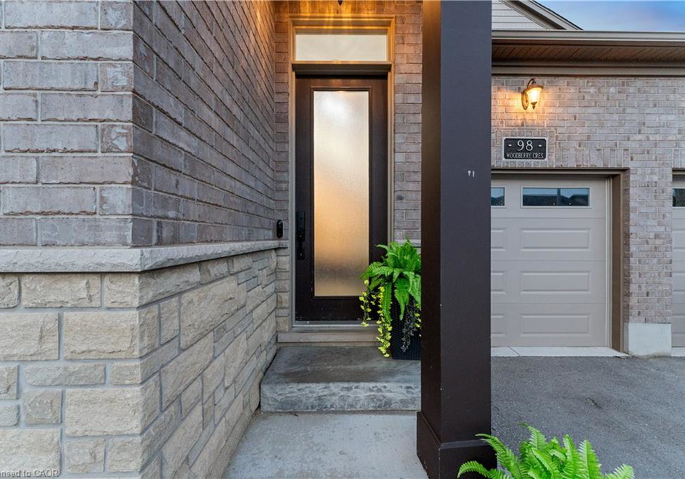 98-woodberry-crescent-elmira-ontario-40860679
