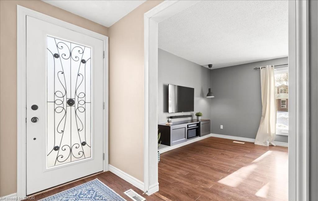 152b-northlake-drive-waterloo-ontario-40860753