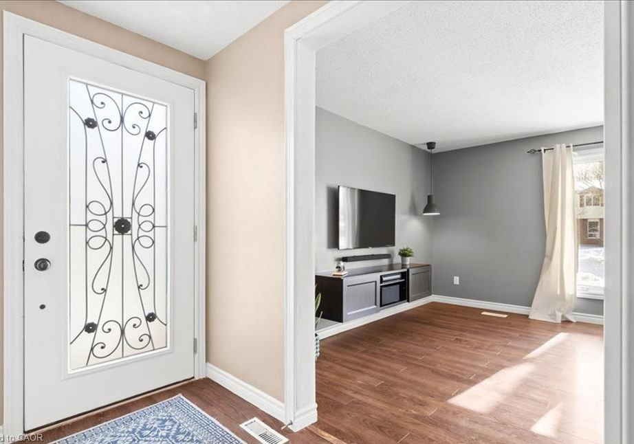 152b-northlake-drive-waterloo-ontario-40860753