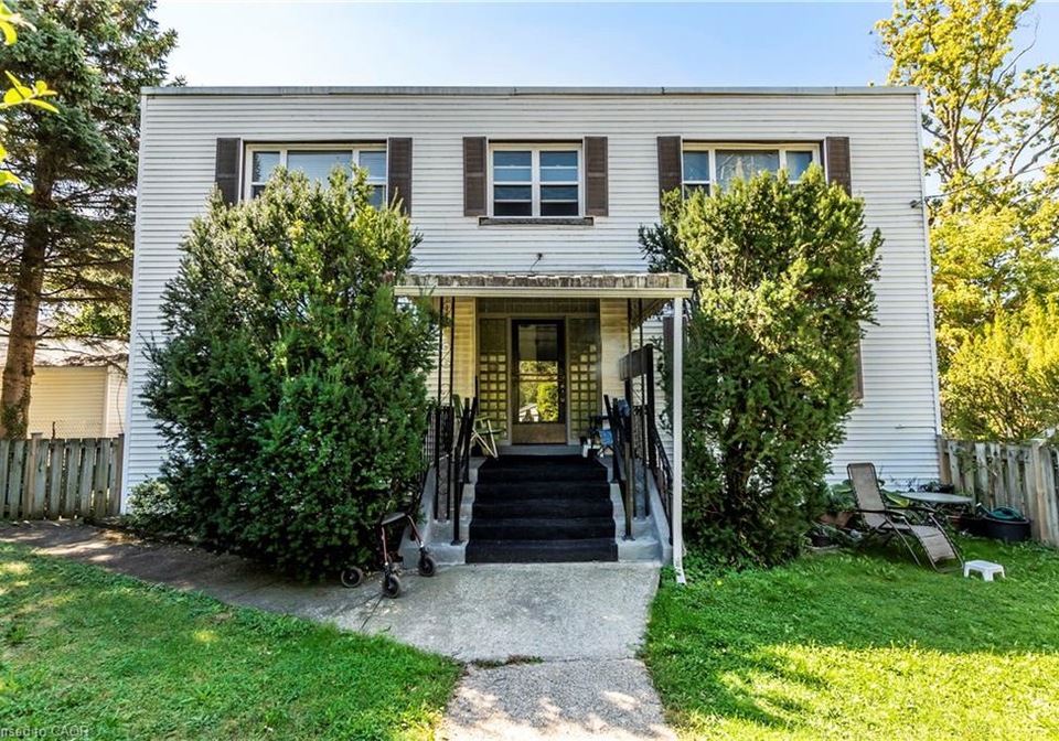 13-mcmaster-avenue-welland-ontario-40860780