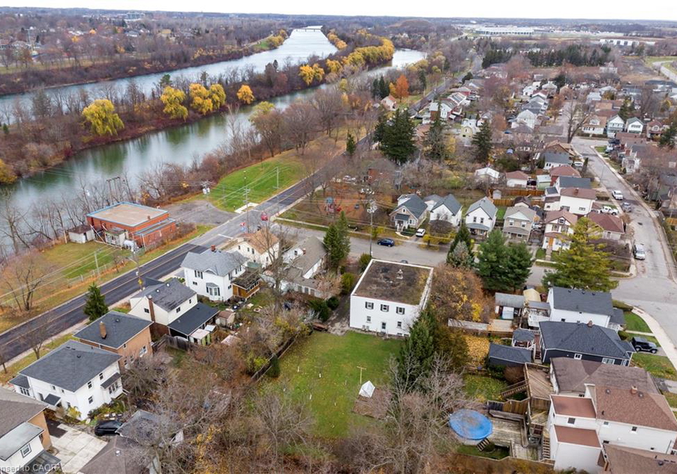 13-mcmaster-avenue-welland-ontario-40860780