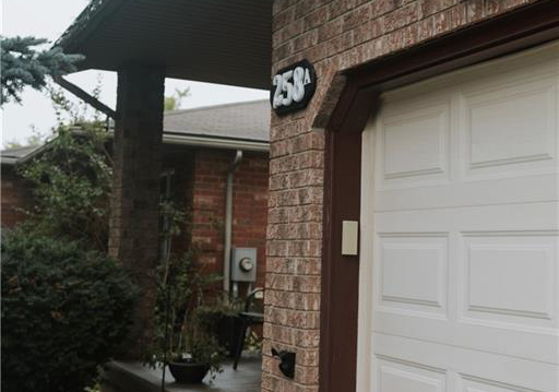 258-inverhuron-crescent-waterloo-ontario-40860802