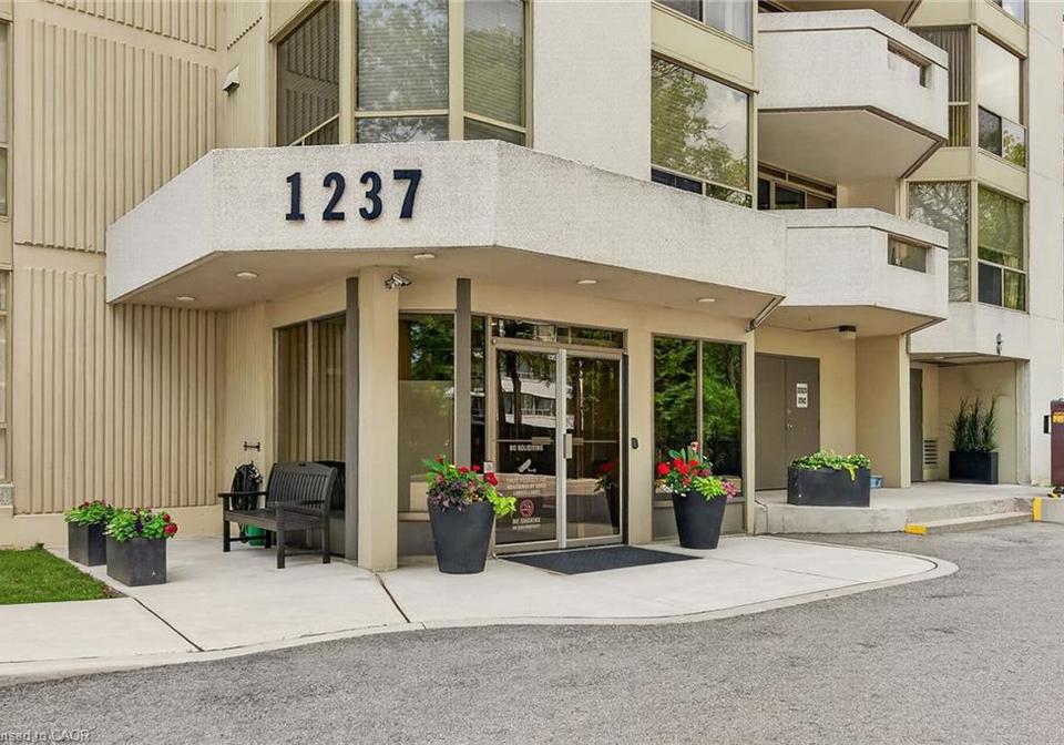 1237-north-shore-boulevard-burlington-ontario-40860838