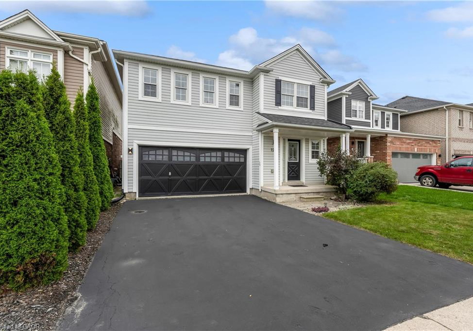 125-voyager-pass-binbrook-ontario-40860854