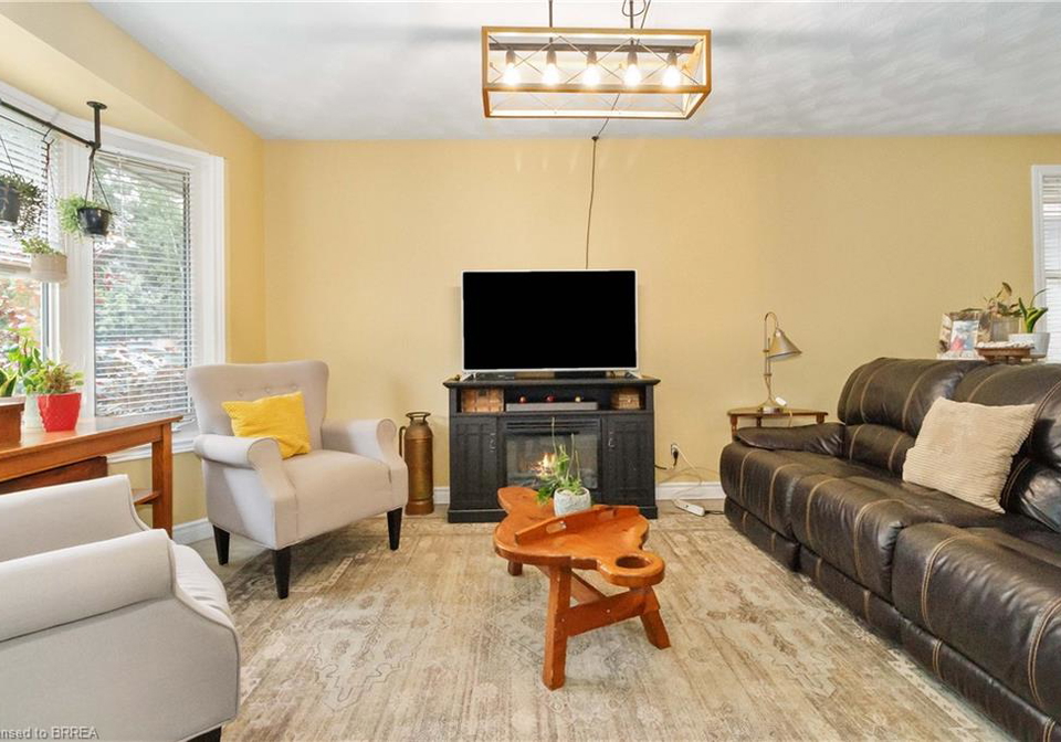 79-donly-drive-s-simcoe-ontario-40860880