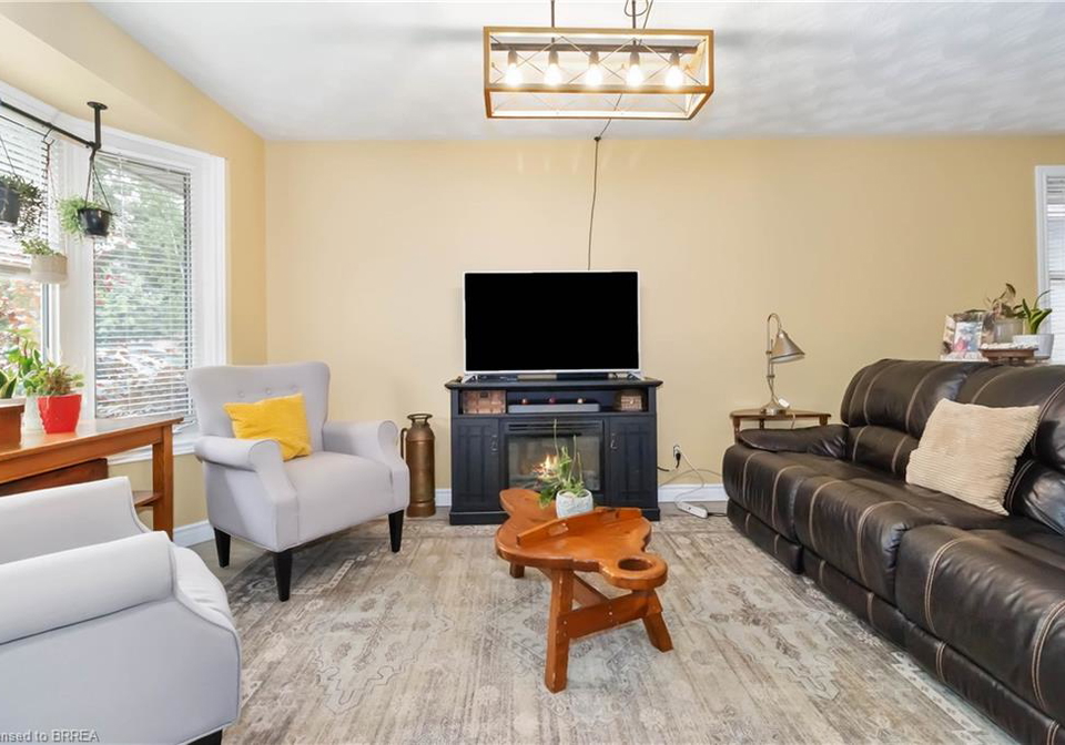 79-donly-drive-s-simcoe-ontario-40860880