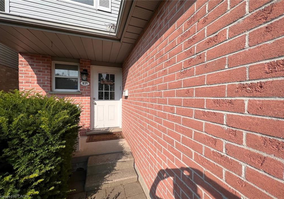 831-deveron-crescent-london-ontario-40860945