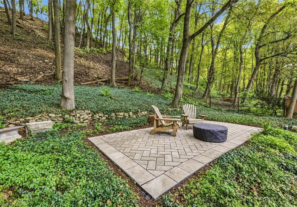 2-freeman-place-hamilton-ontario-40860969