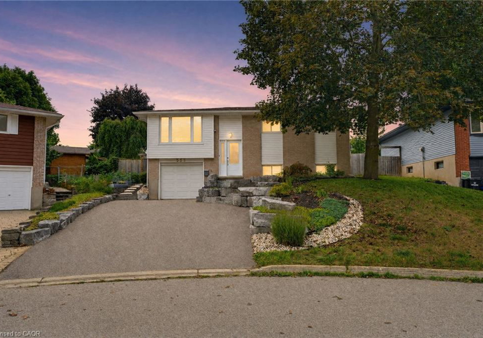 555-elm-ridge-place-waterloo-ontario-40861002