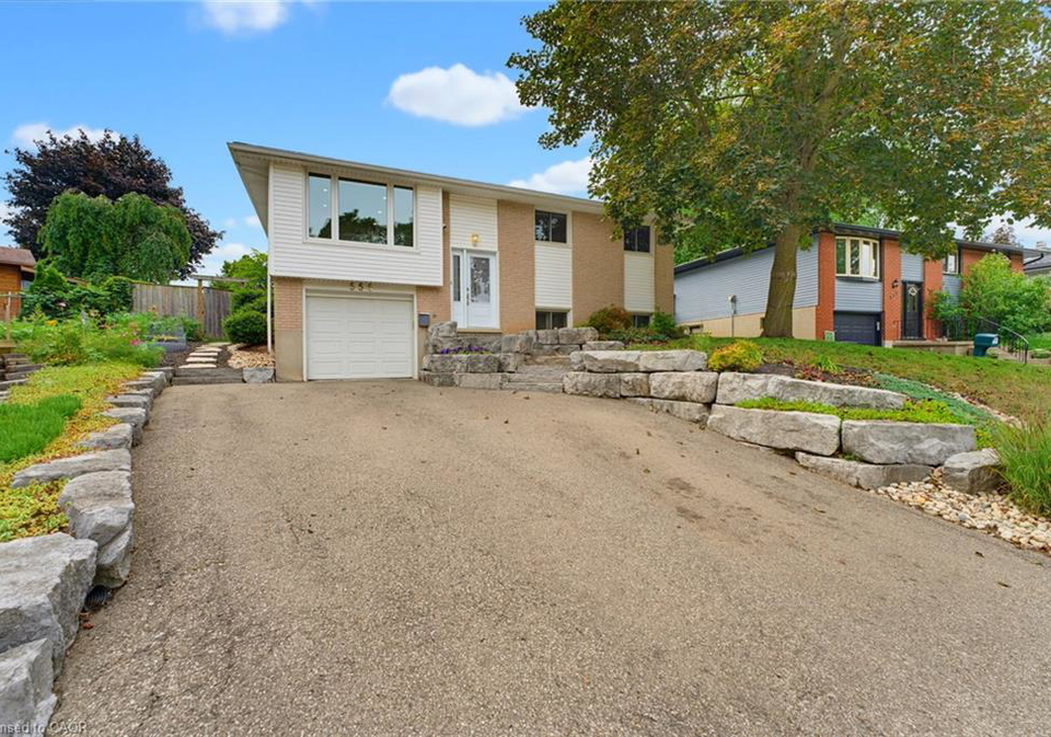 555-elm-ridge-place-waterloo-ontario-40861002