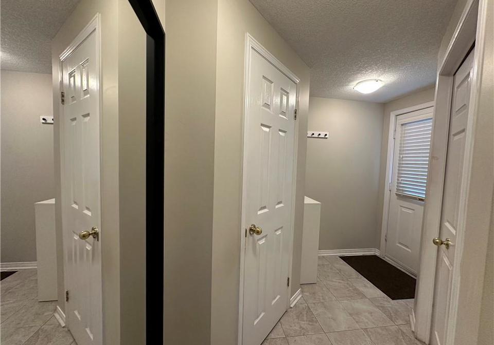 158-wilderness-drive-kitchener-ontario-40861038