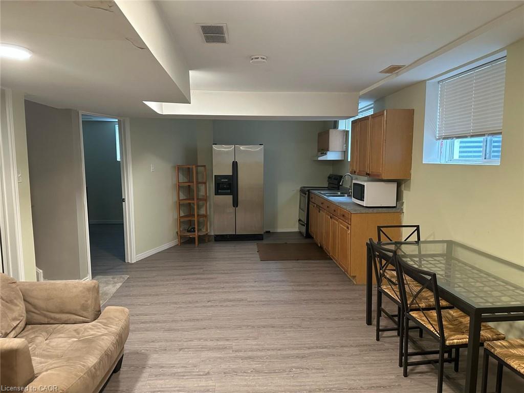 5-duck-lane-guelph-ontario-40861085