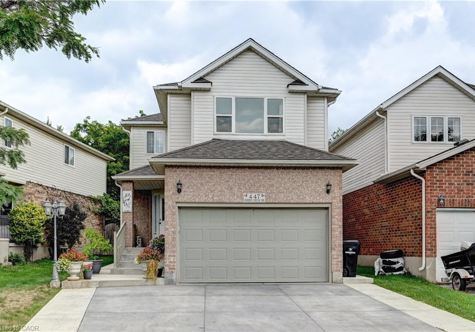 447-hidden-creek-drive-kitchener-ontario-40861156