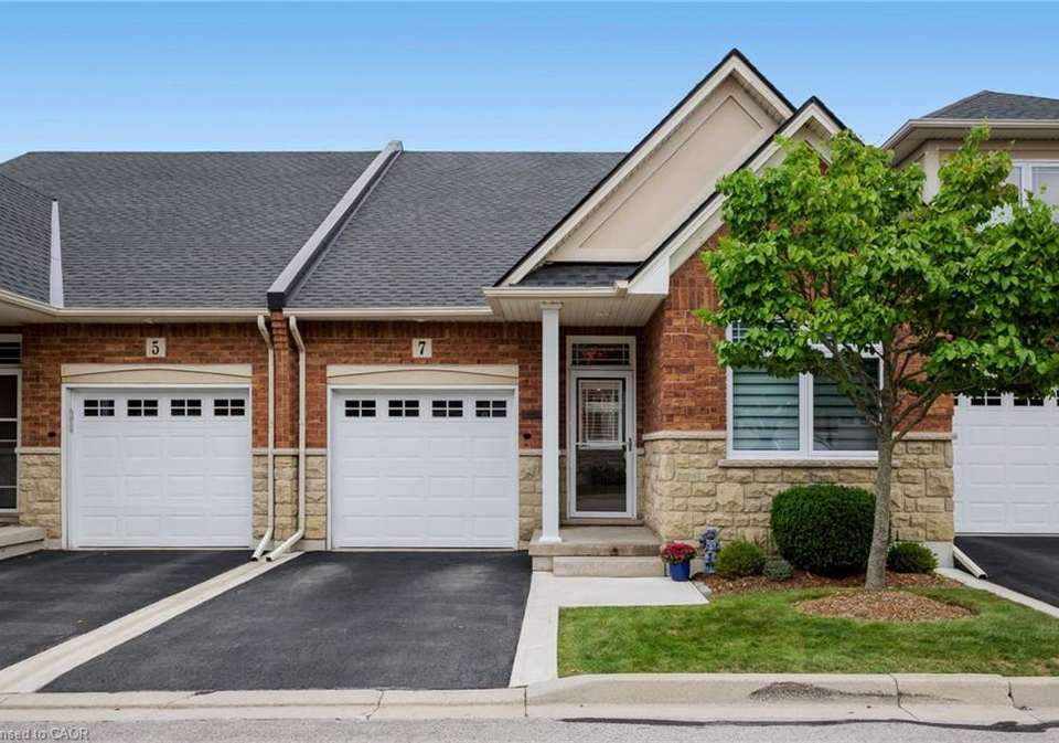 7-landscapes-trail-ancaster-ontario-40861164