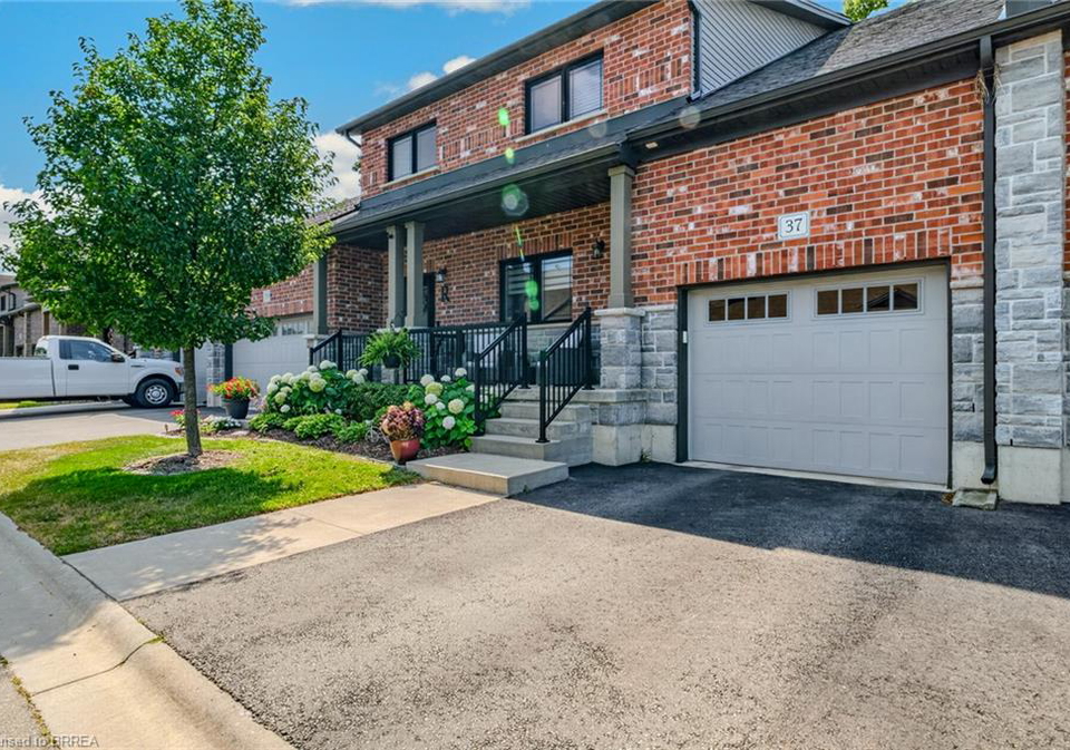 37-serviceberry-lane-simcoe-ontario-40861309