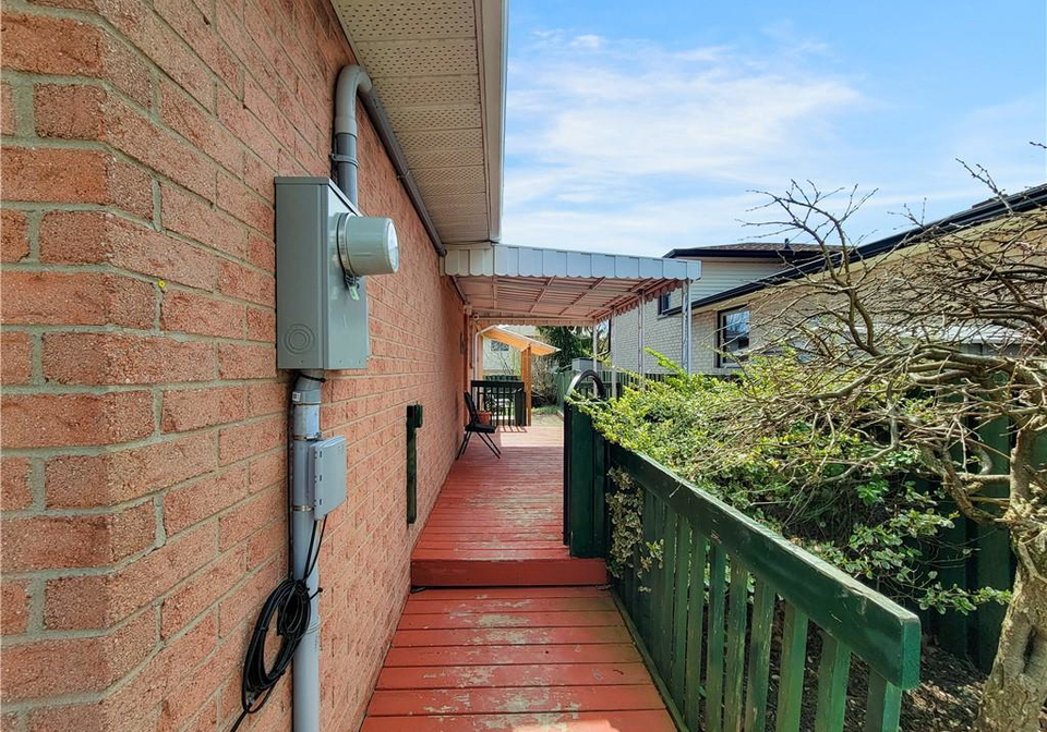 216-ravenbury-drive-hamilton-ontario-40861371