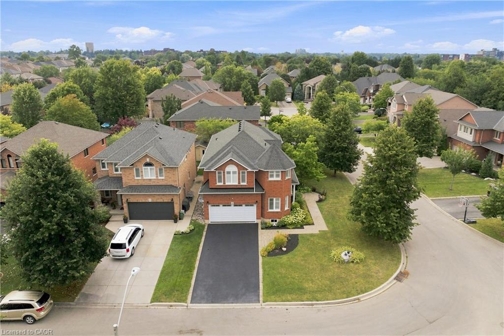 31-commando-court-waterdown-ontario-40861384