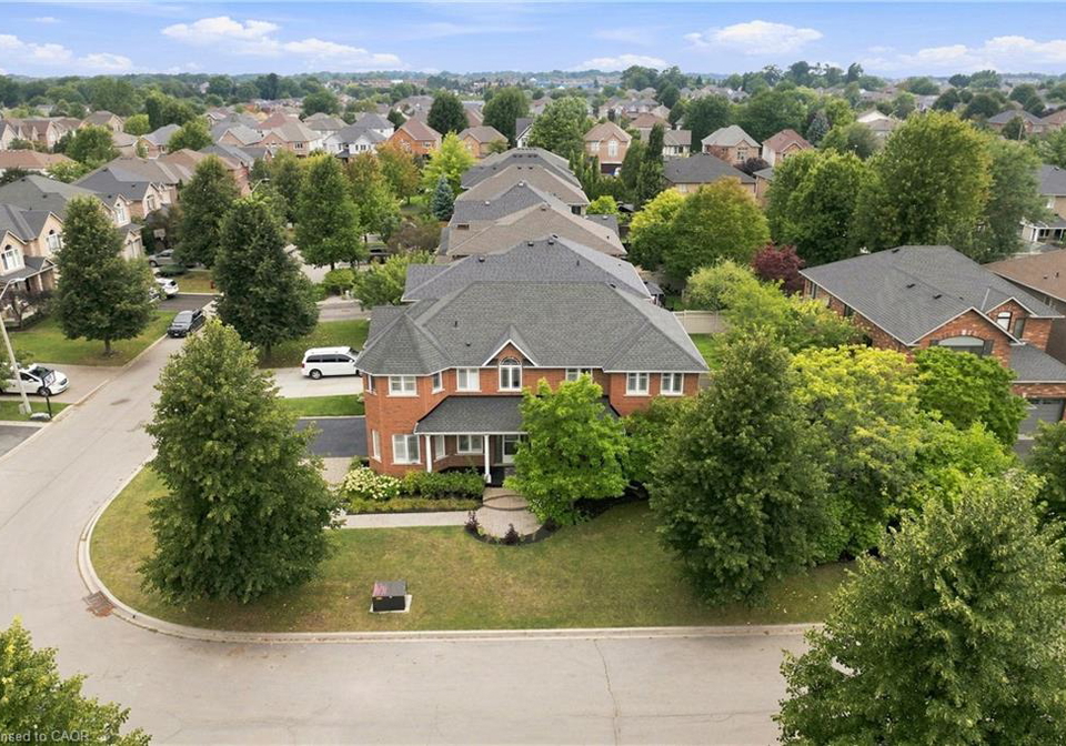 31-commando-court-waterdown-ontario-40861384