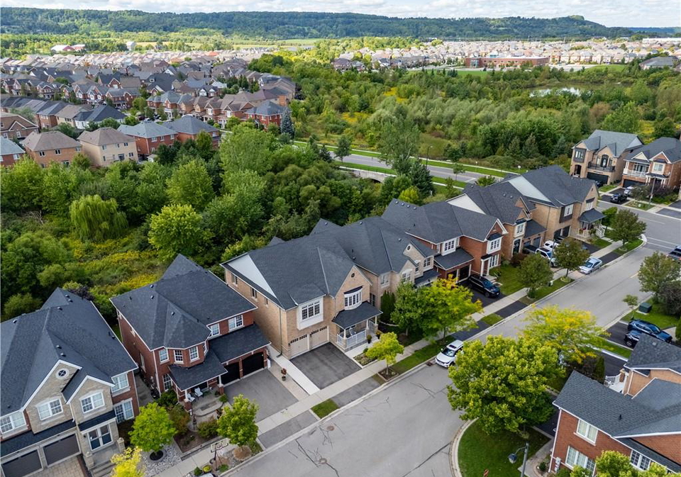 360-holmes-crescent-milton-ontario-40861400