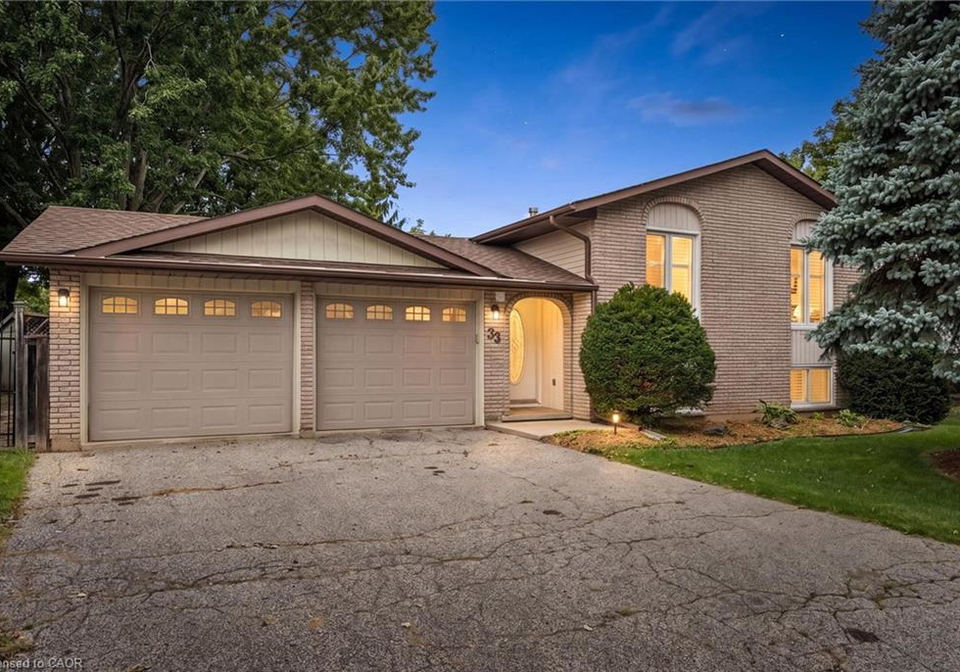 33-maccoll-place-caledonia-ontario-40861477