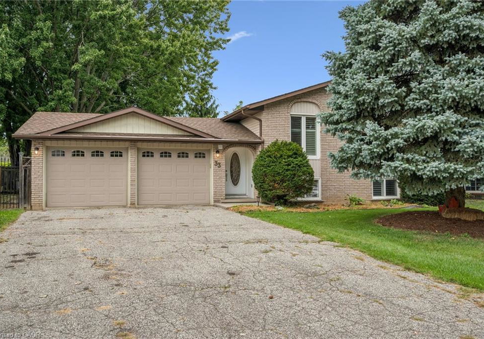 33-maccoll-place-caledonia-ontario-40861477