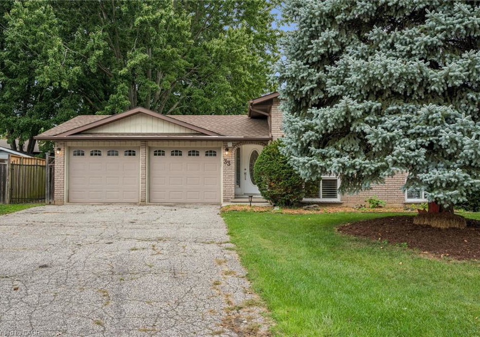 33-maccoll-place-caledonia-ontario-40861477